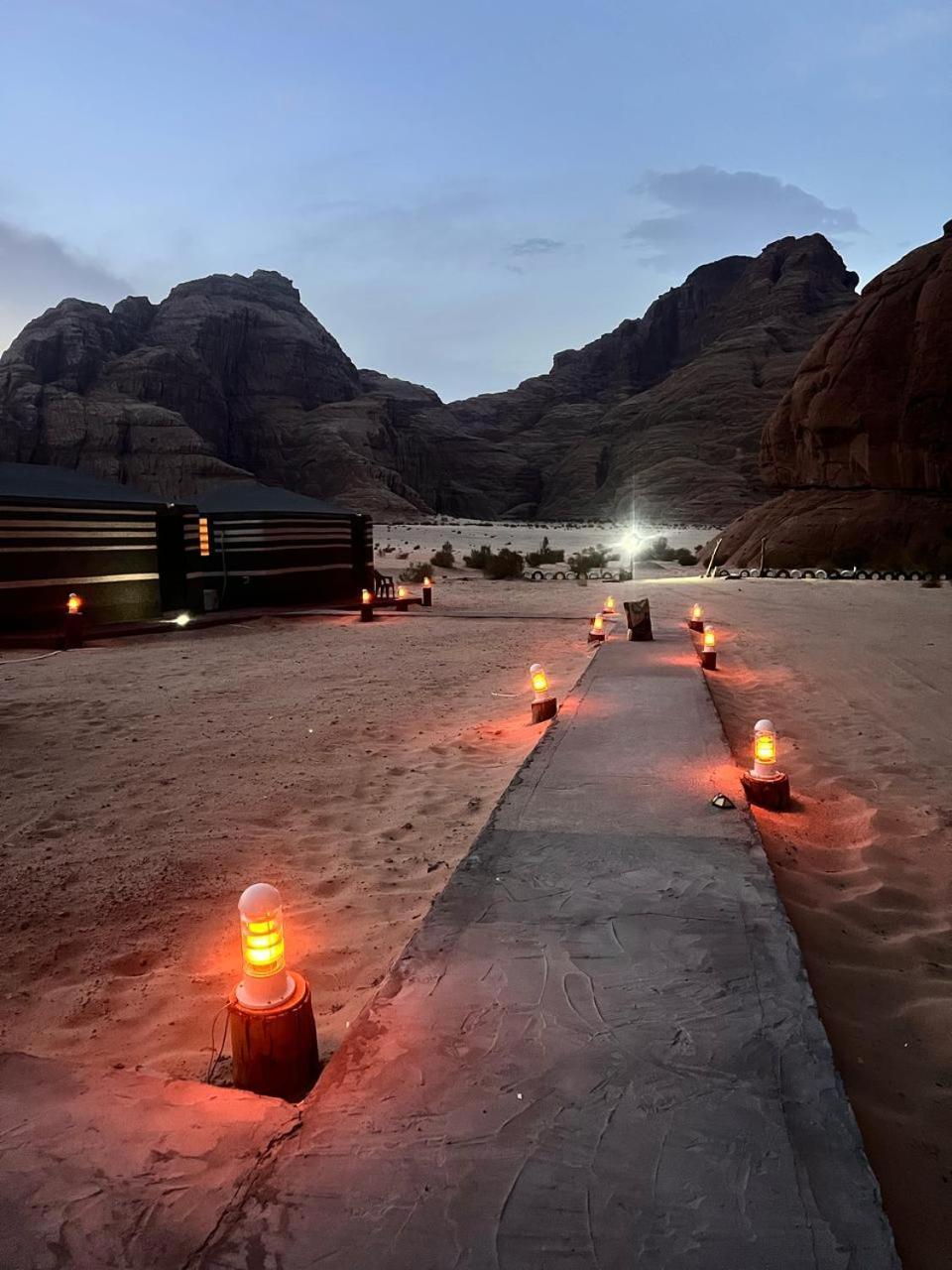 Scarlet Luxury Camp Ουάντι Ραμ Εξωτερικό φωτογραφία
